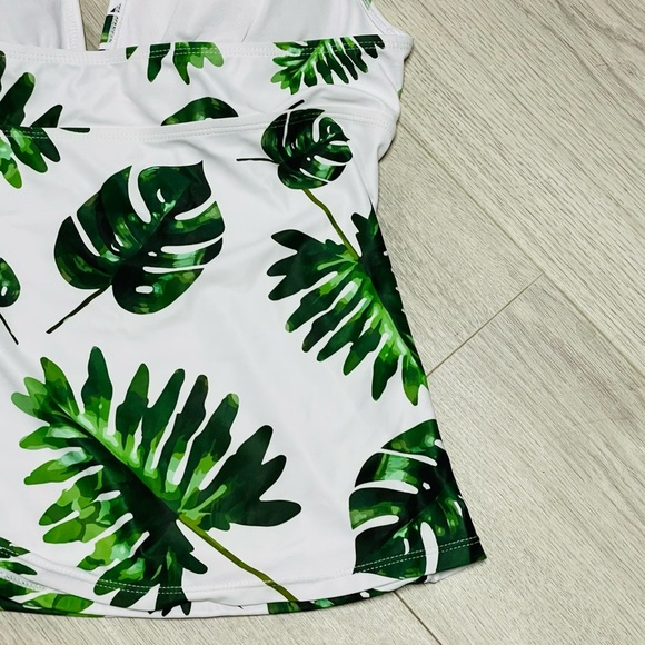 Swim Top Tropical Leaf Print Halter Style - Picture 8 of 11